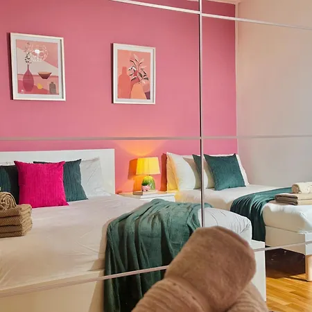 Modern 1-Bed Apt 30Min To Central London & Parking Exterior photo