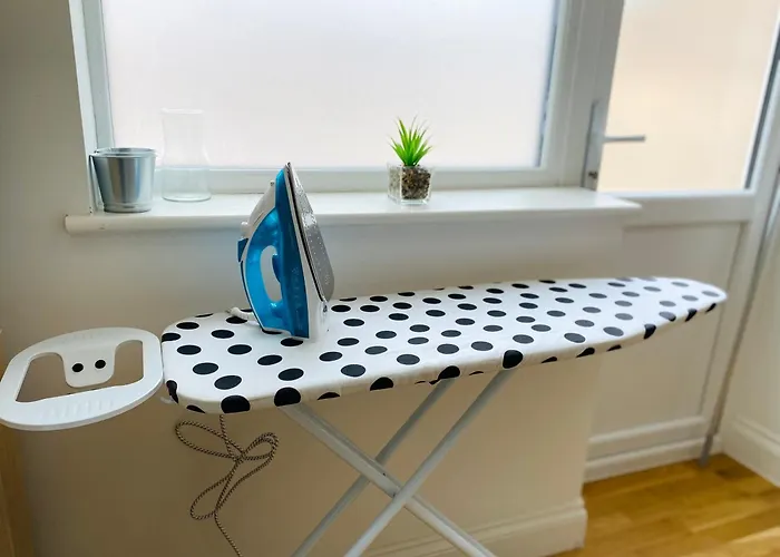 Modern 1-Bed Apt 30Min To Central London & Parking