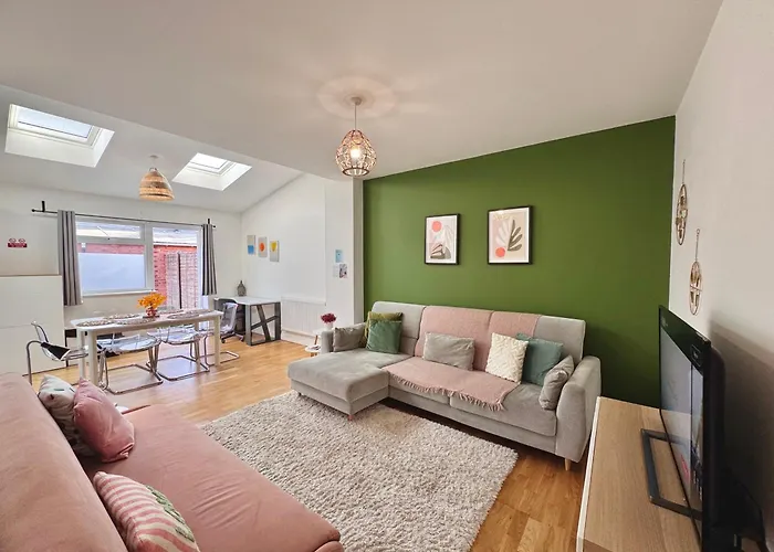 Modern 1-Bed Apt 30Min To Central London & Parking