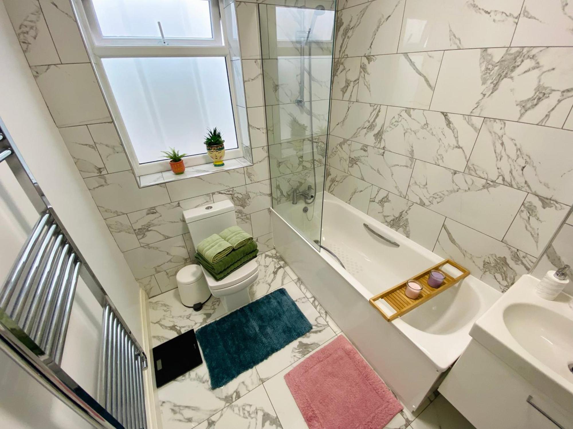 Appartamento Modern 1-bed 30min To & Parking