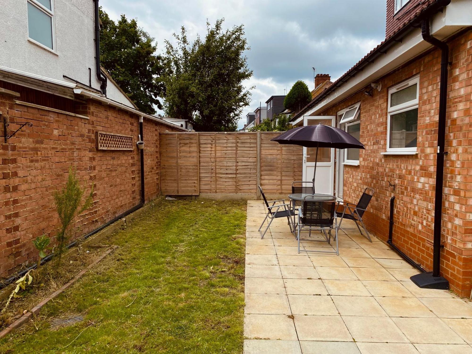 Appartamento Modern 1-bed 30min To & Parking Londra