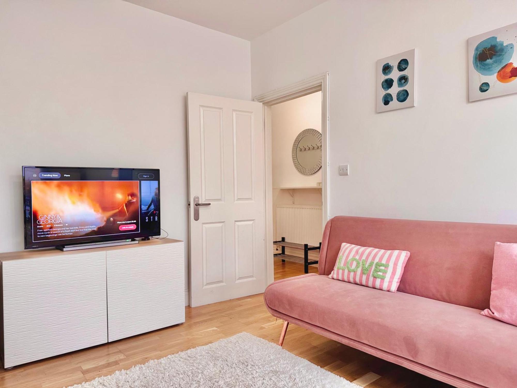 Modern 1-bed 30min To & Parking * Londra